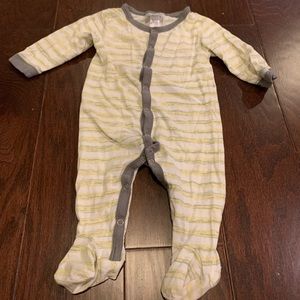 Coccoli 0-3 yellow stripped onesie